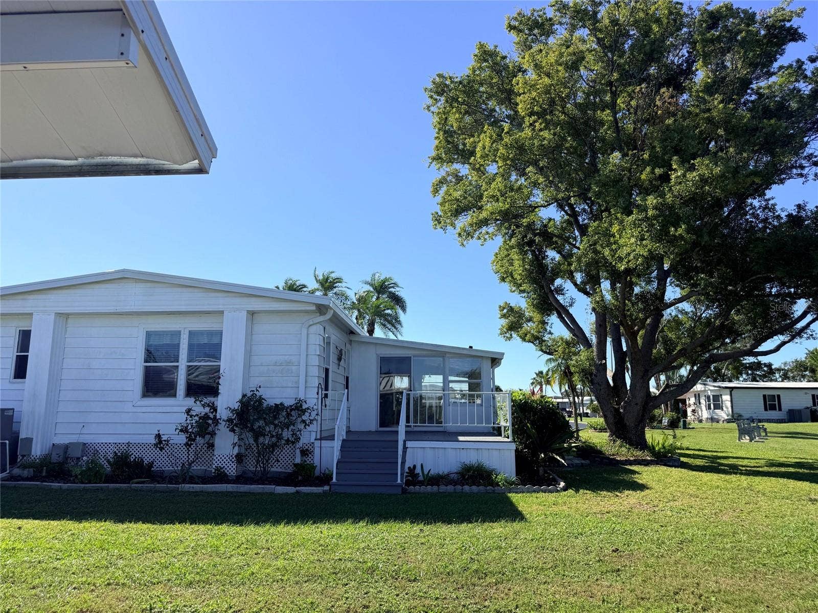 182 N SAINT THOMAS CIRCLE, Apollo Beach, FL 33572 Rear Exterior