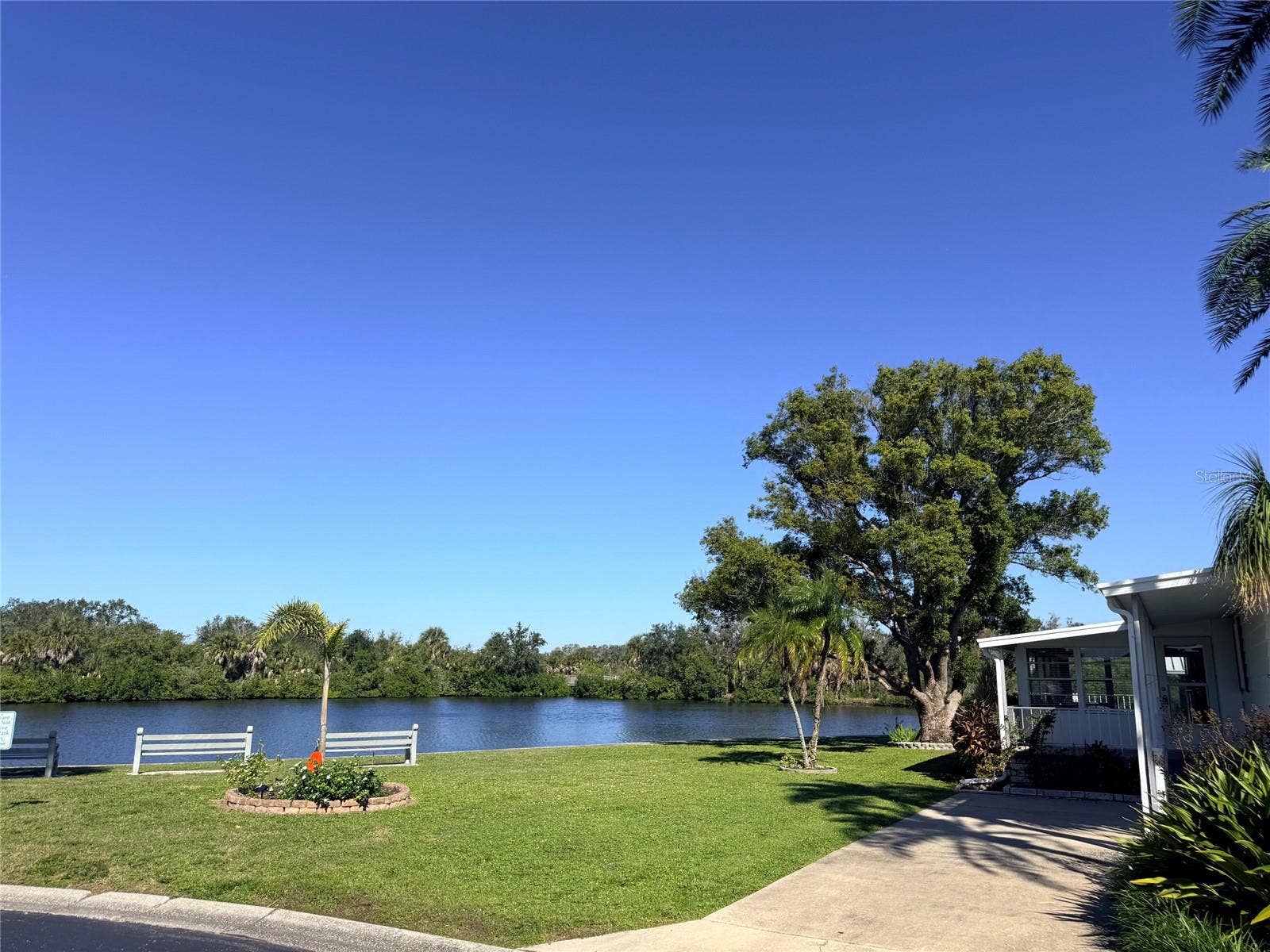 182 N SAINT THOMAS CIRCLE, Apollo Beach, FL 33572 Exterior Left with Park View