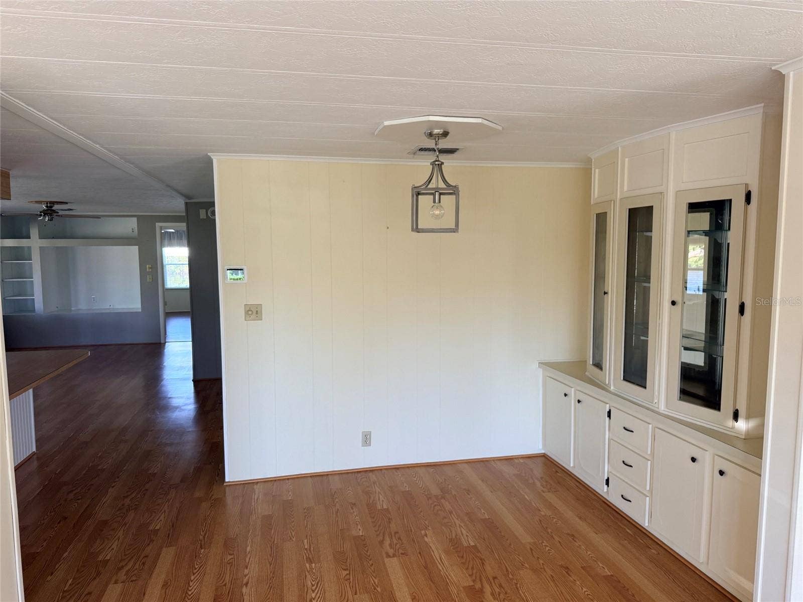 182 N SAINT THOMAS CIRCLE, Apollo Beach, FL 33572 Dining Room with Built in Hutch