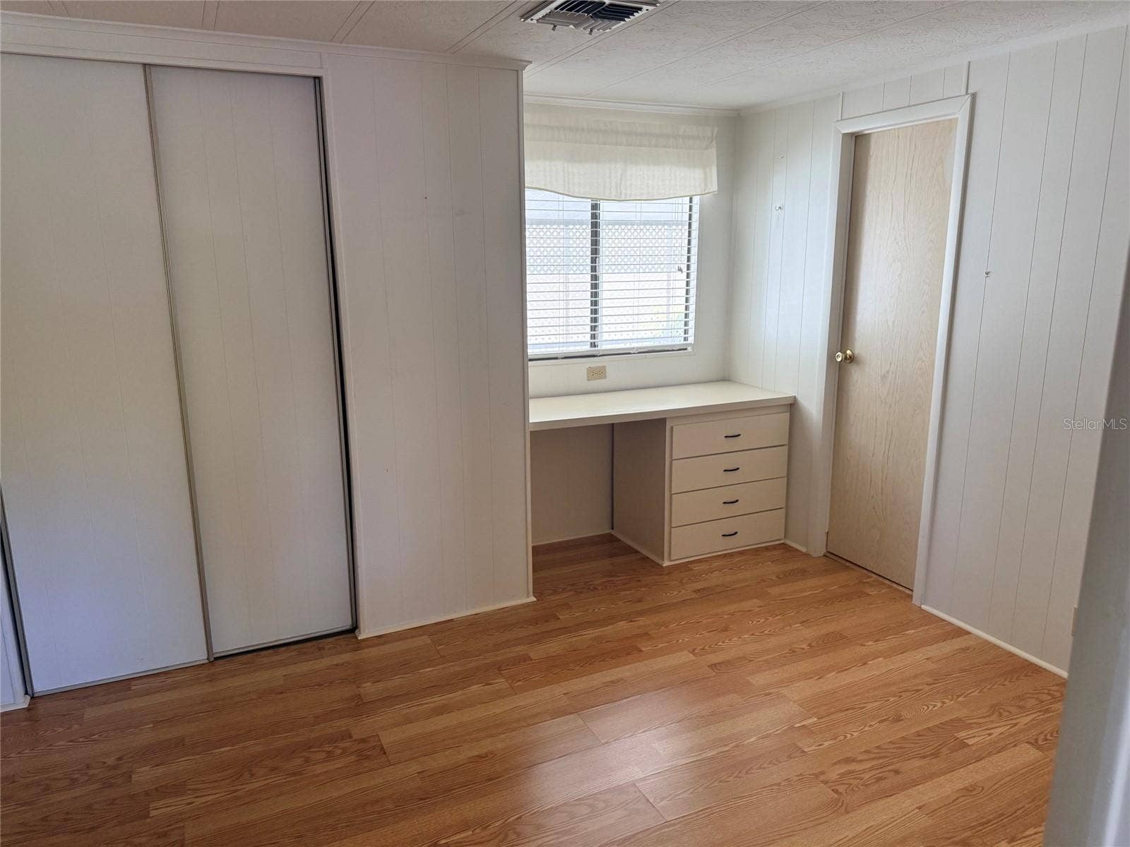 182 N SAINT THOMAS CIRCLE, Apollo Beach, FL 33572 Second Bedroom