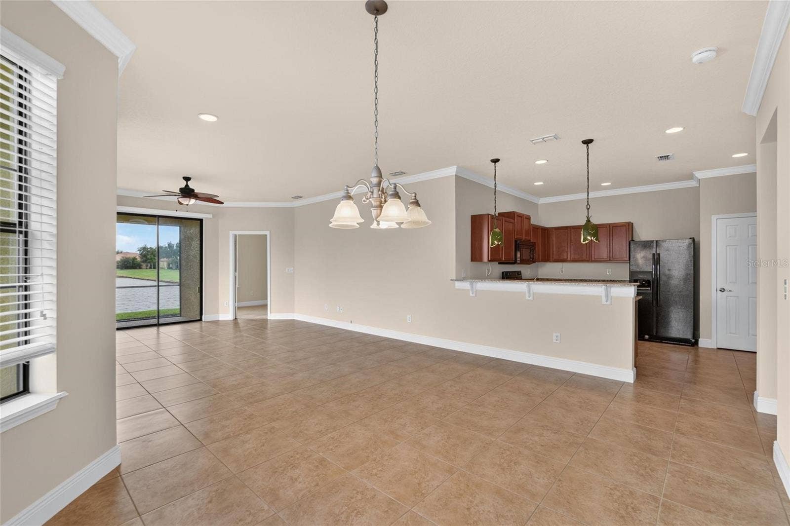 5504 SUNSET FALLS DRIVE, Apollo Beach, FL 33572 Dinning Room and breakfast bar