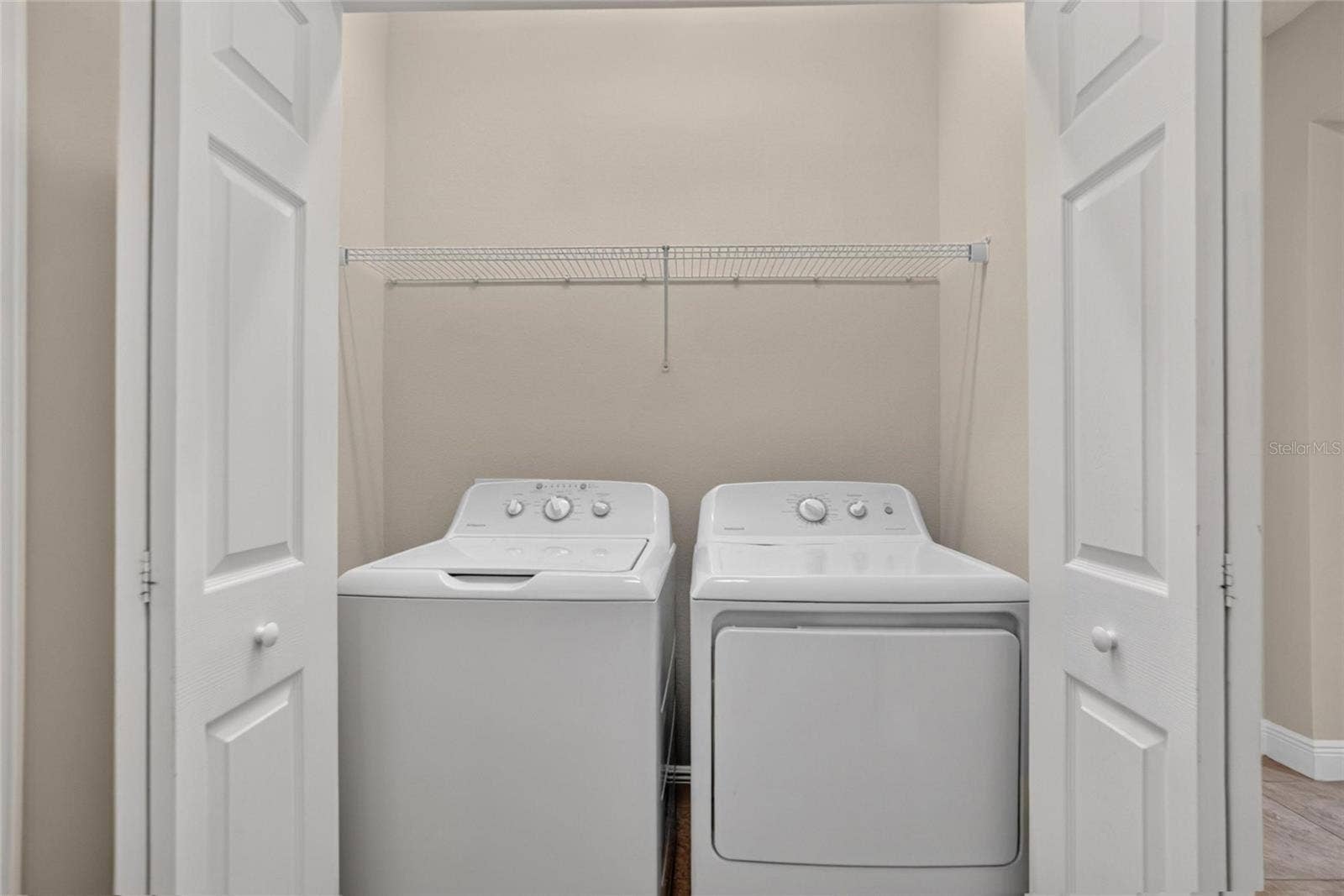 5504 SUNSET FALLS DRIVE, Apollo Beach, FL 33572 Laundry area