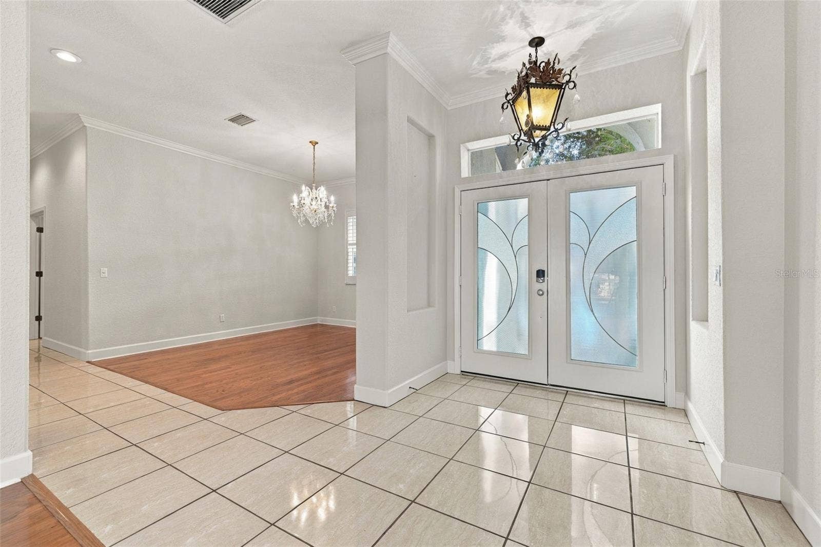 3916 VALRICO GROVE DRIVE, Valrico, FL 33594 Grand Foyer Double Leaded Glass Entry! Just Stunning!