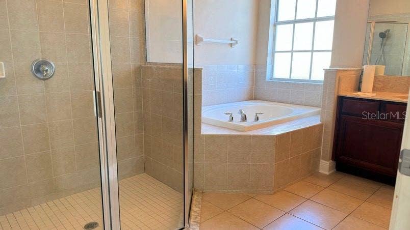 8346 LAGERFELD DRIVE, Land O Lakes, FL 34637 8346 LAGERFELD DRIVE, Land O Lakes, FL 34637