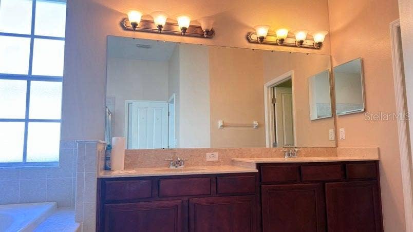 8346 LAGERFELD DRIVE, Land O Lakes, FL 34637 8346 LAGERFELD DRIVE, Land O Lakes, FL 34637