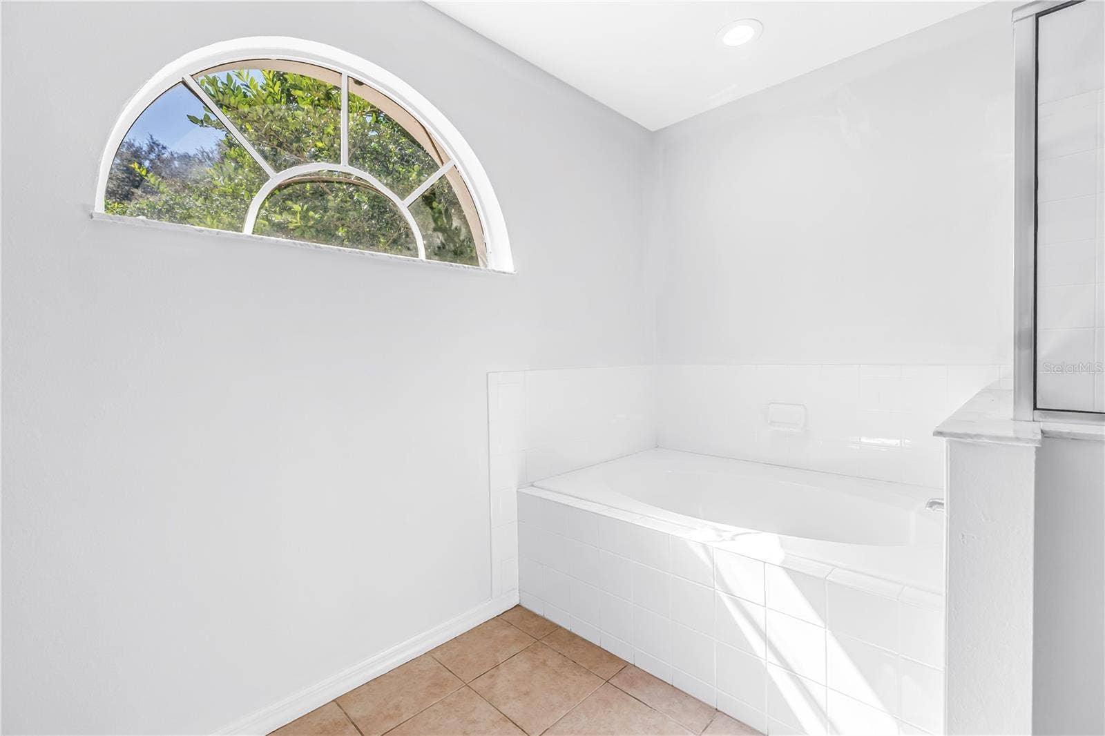 18520 SUNWARD LAKE PLACE, Lutz, FL 33549 18520 SUNWARD LAKE PLACE, Lutz, FL 33549