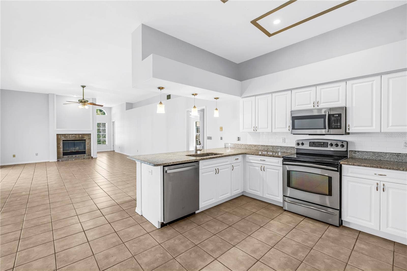 18520 SUNWARD LAKE PLACE, Lutz, FL 33549 18520 SUNWARD LAKE PLACE, Lutz, FL 33549