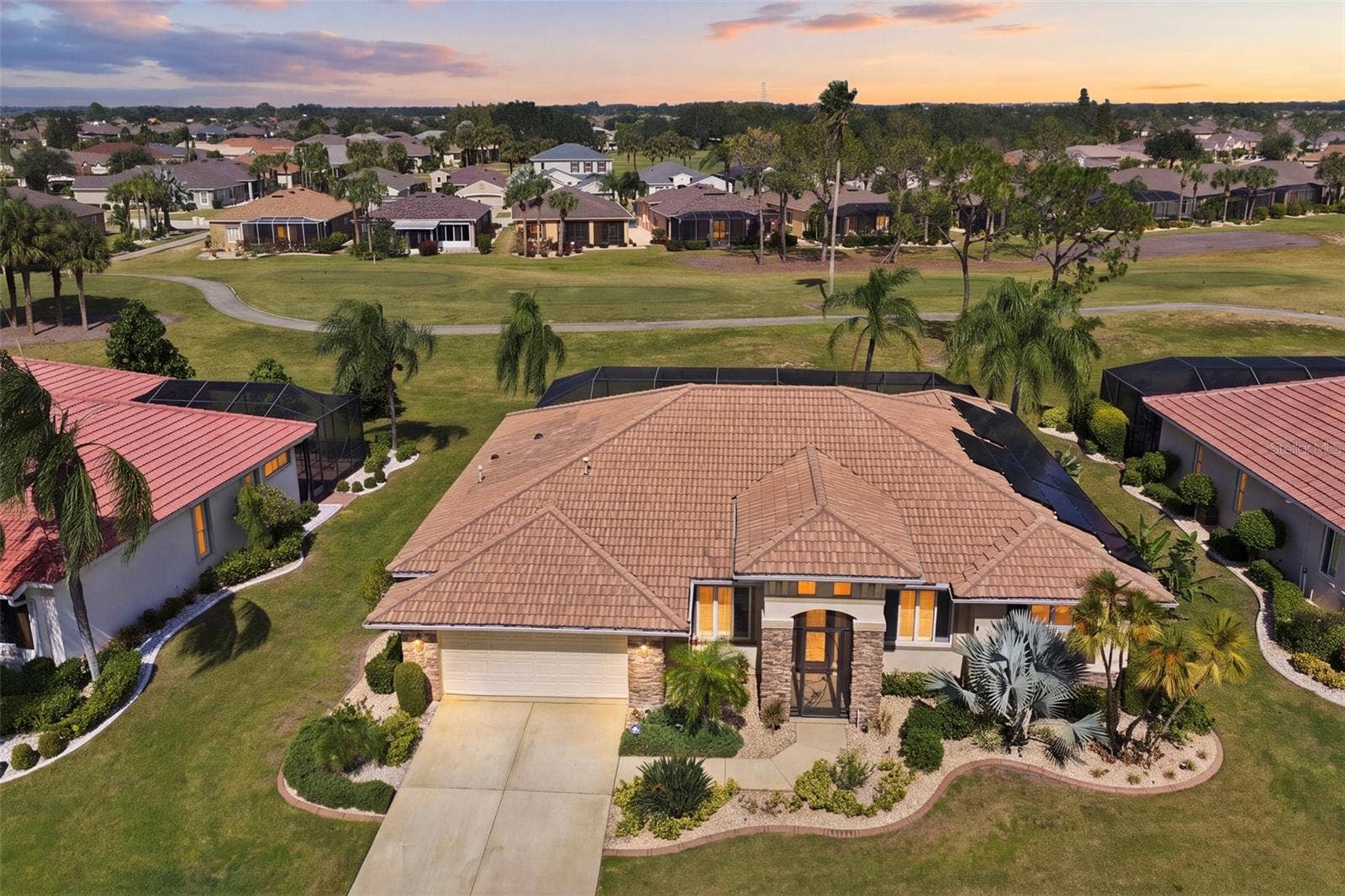 Stunning Executive Pool Home directly on the Renaissance Golf course