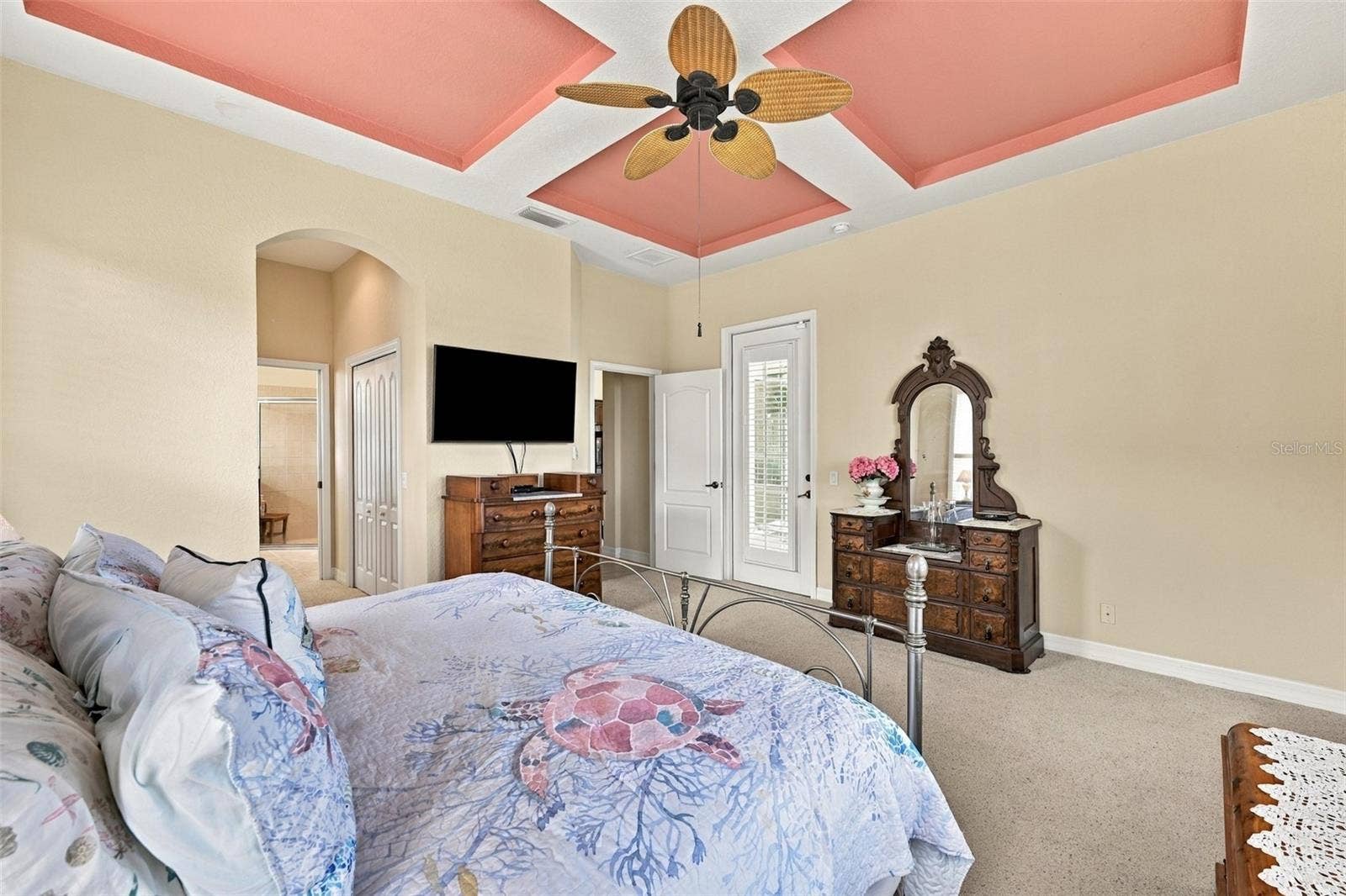 Spacious, bright and has it's own entrance onto the pool deck.