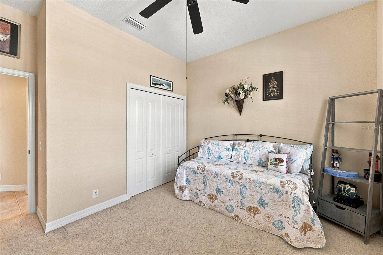 With a good size built-in closet, you have many options for storage.  Again, the color palette is modern and comfortable.