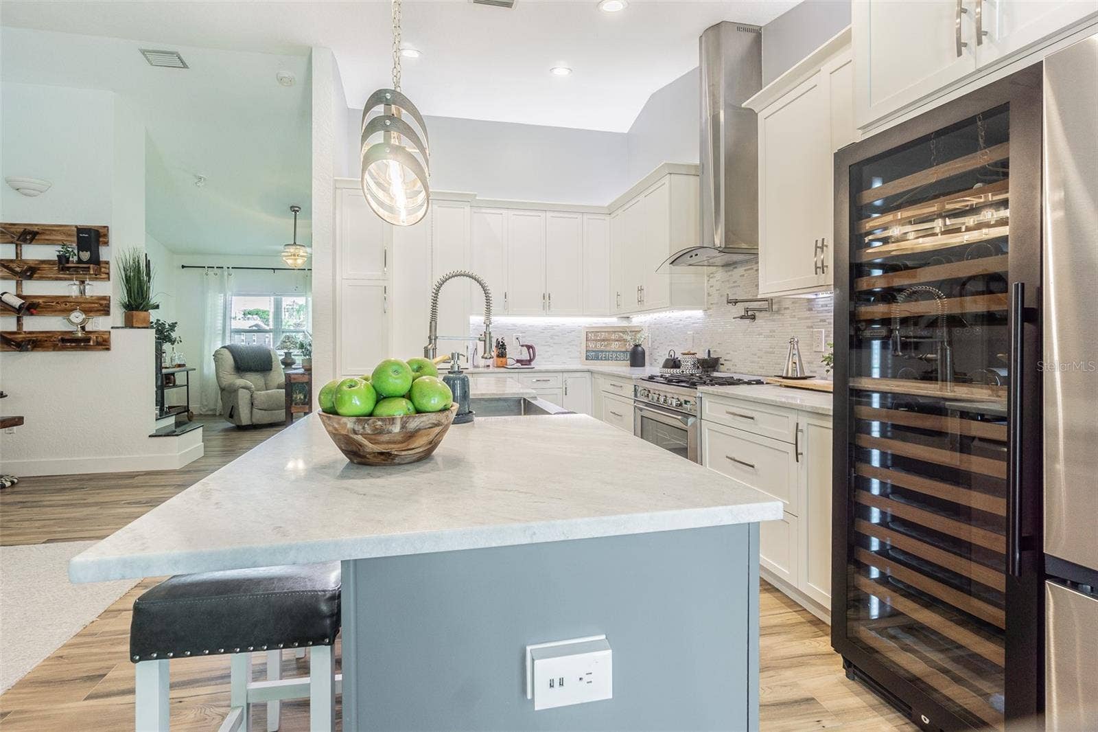 1362 ROBINSON DRIVE, St Petersburg, FL 33710