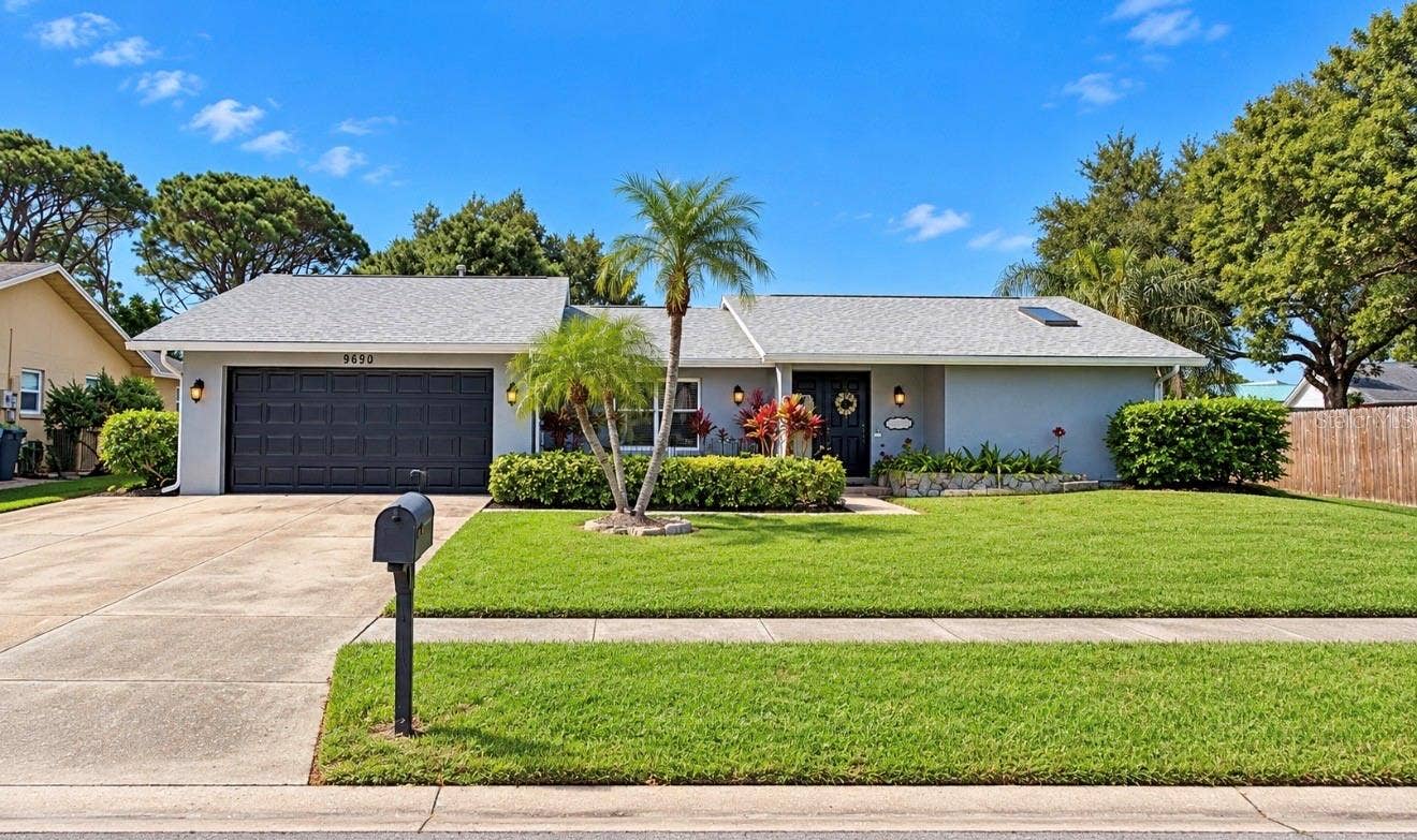 9690 LEEWARD AVENUE, Largo, FL 33773 Beautifully landscaped
