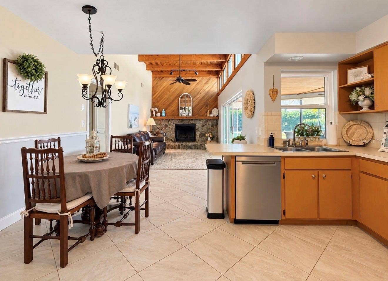 9690 LEEWARD AVENUE, Largo, FL 33773 open from kitchen to family room