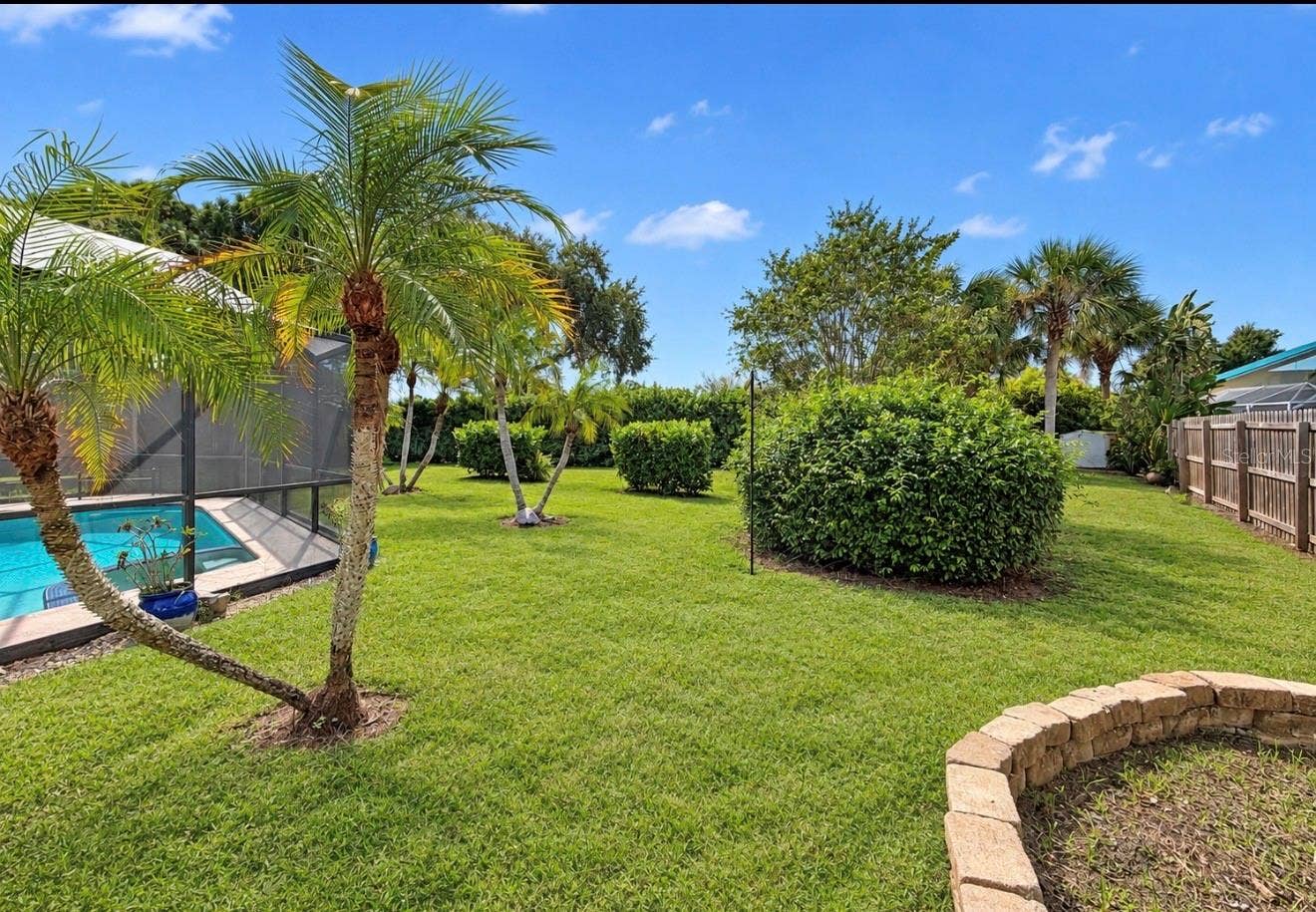 9690 LEEWARD AVENUE, Largo, FL 33773 backyard