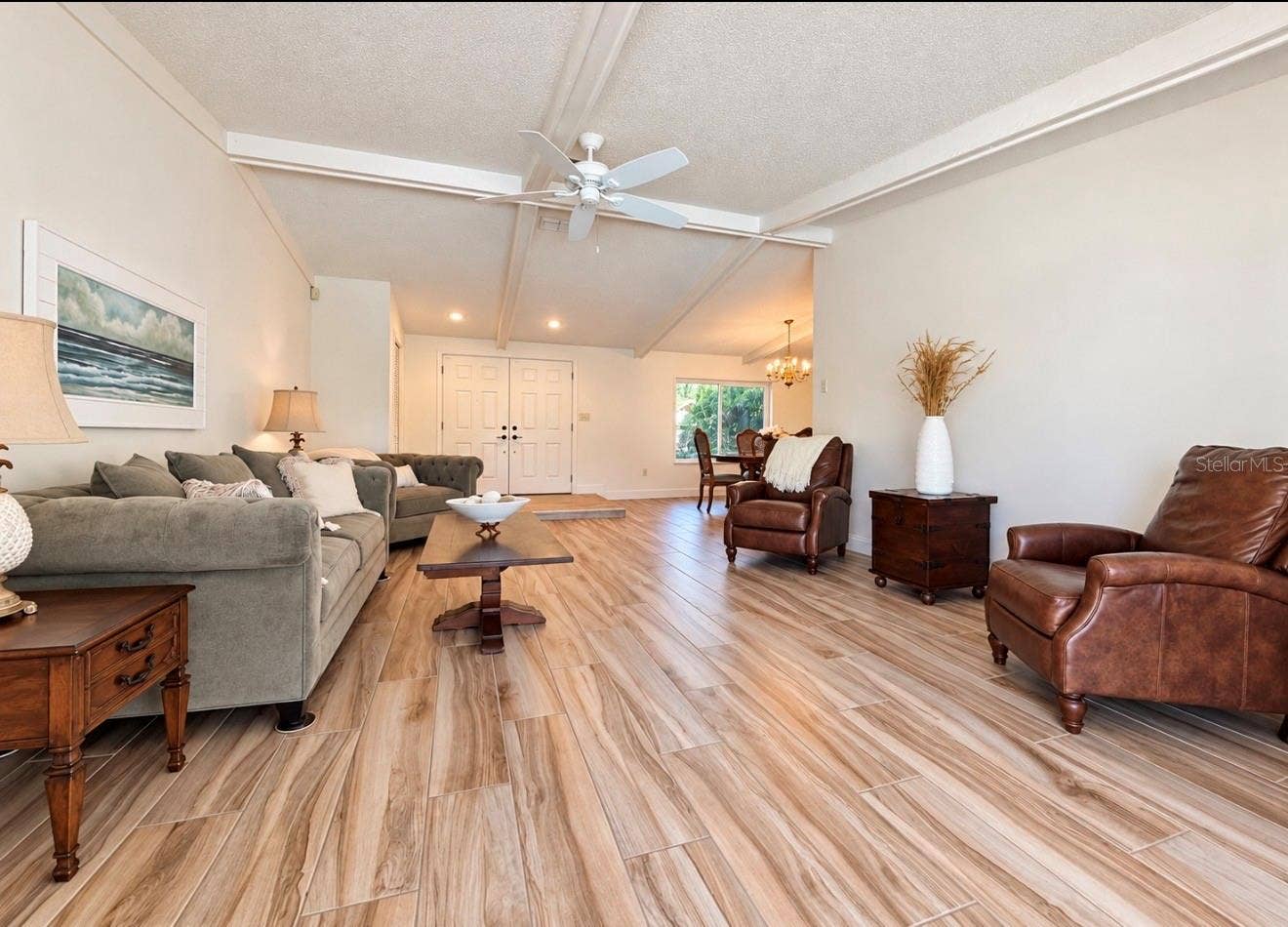 9690 LEEWARD AVENUE, Largo, FL 33773 iving room