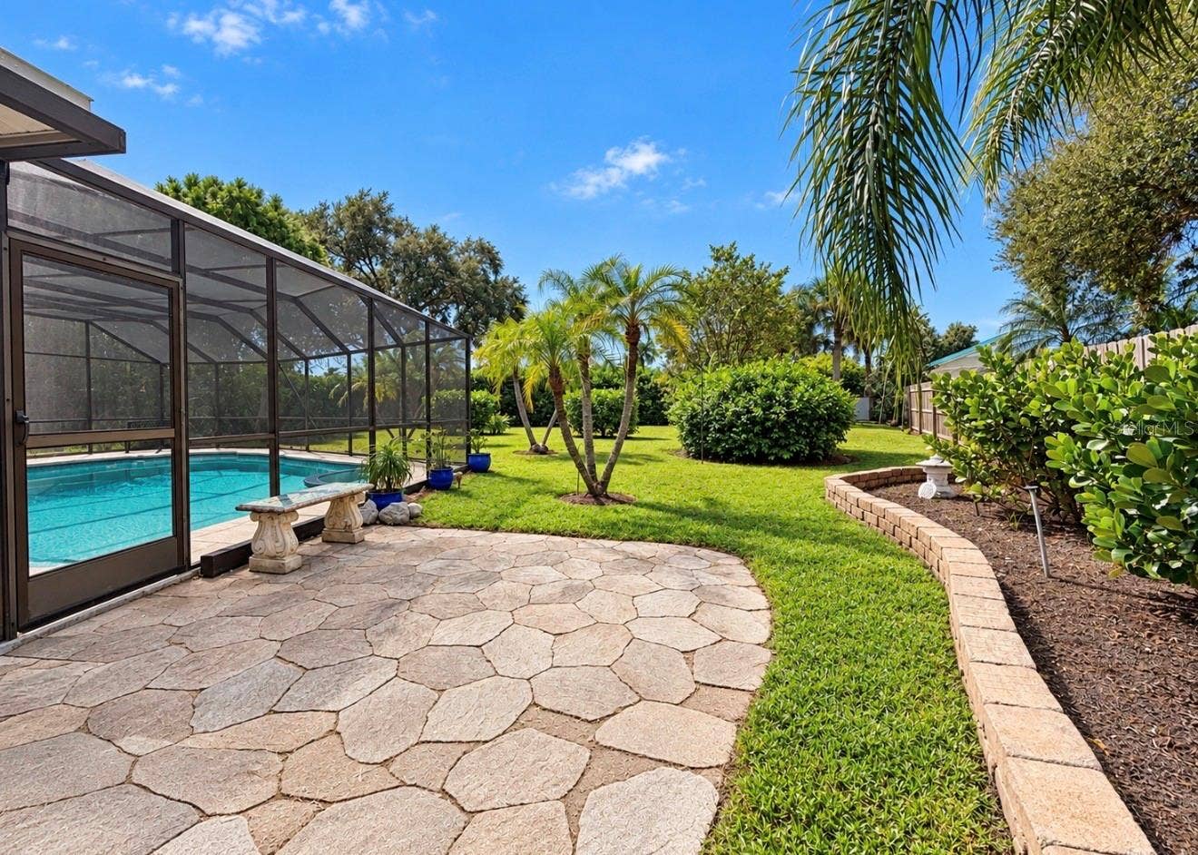 9690 LEEWARD AVENUE, Largo, FL 33773 side yard