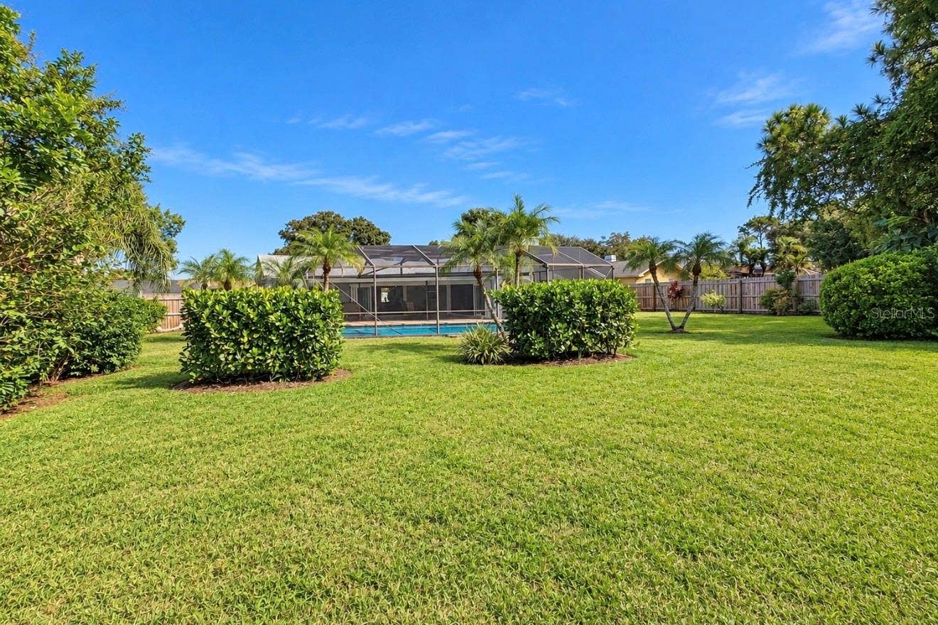 9690 LEEWARD AVENUE, Largo, FL 33773 extremely large backyard