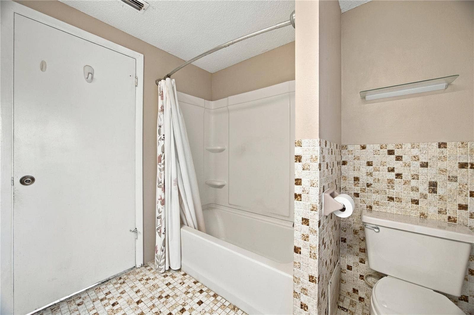 8731 WOODCREST DRIVE, Port Richey, FL 34668 8731 WOODCREST DRIVE, Port Richey, FL 34668