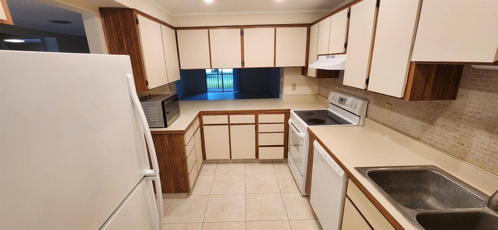 3505 TARPON WOODS BOULEVARD, #H405, Palm Harbor, FL 34685