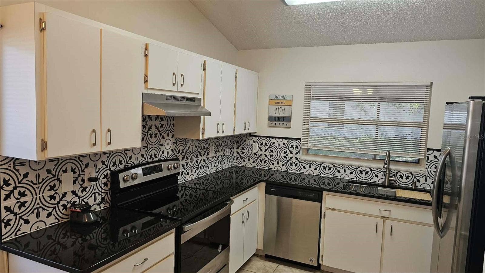 1836 TAMPA BAY DRIVE, Wesley Chapel, FL 33543 1836 TAMPA BAY DRIVE, Wesley Chapel, FL 33543