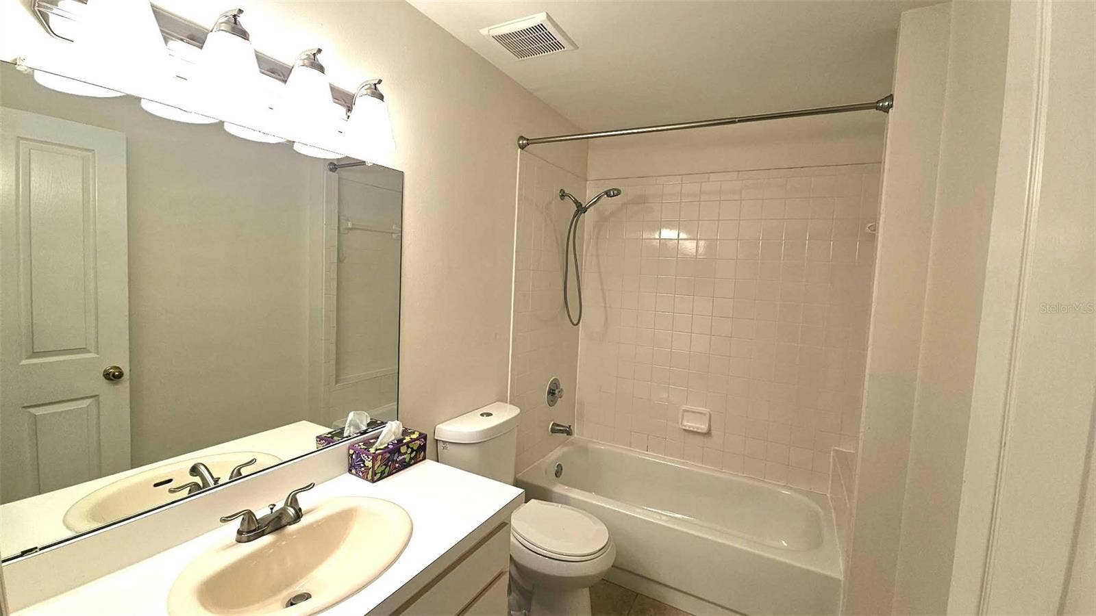 1836 TAMPA BAY DRIVE, Wesley Chapel, FL 33543 1836 TAMPA BAY DRIVE, Wesley Chapel, FL 33543