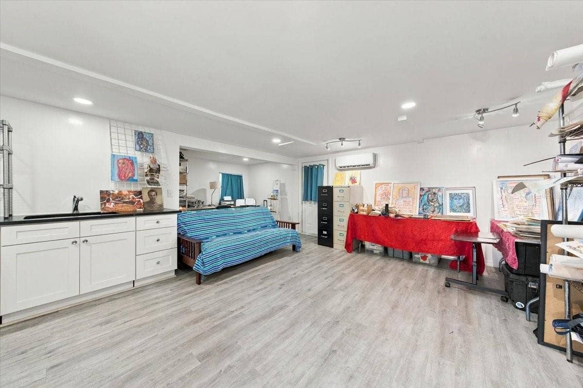 244 21ST AVENUE N, St Petersburg, FL 33704