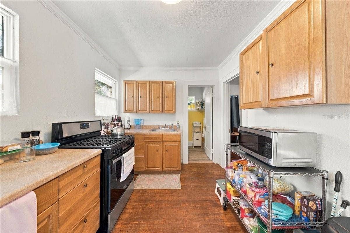 244 21ST AVENUE N, St Petersburg, FL 33704