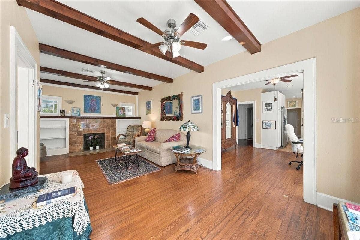244 21ST AVENUE N, St Petersburg, FL 33704