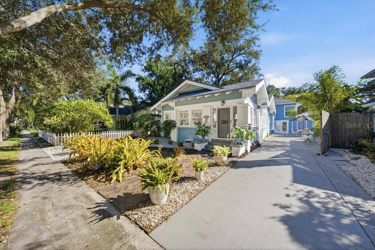 Old NE Main home, ADU/Duplex, studio, a rare find!