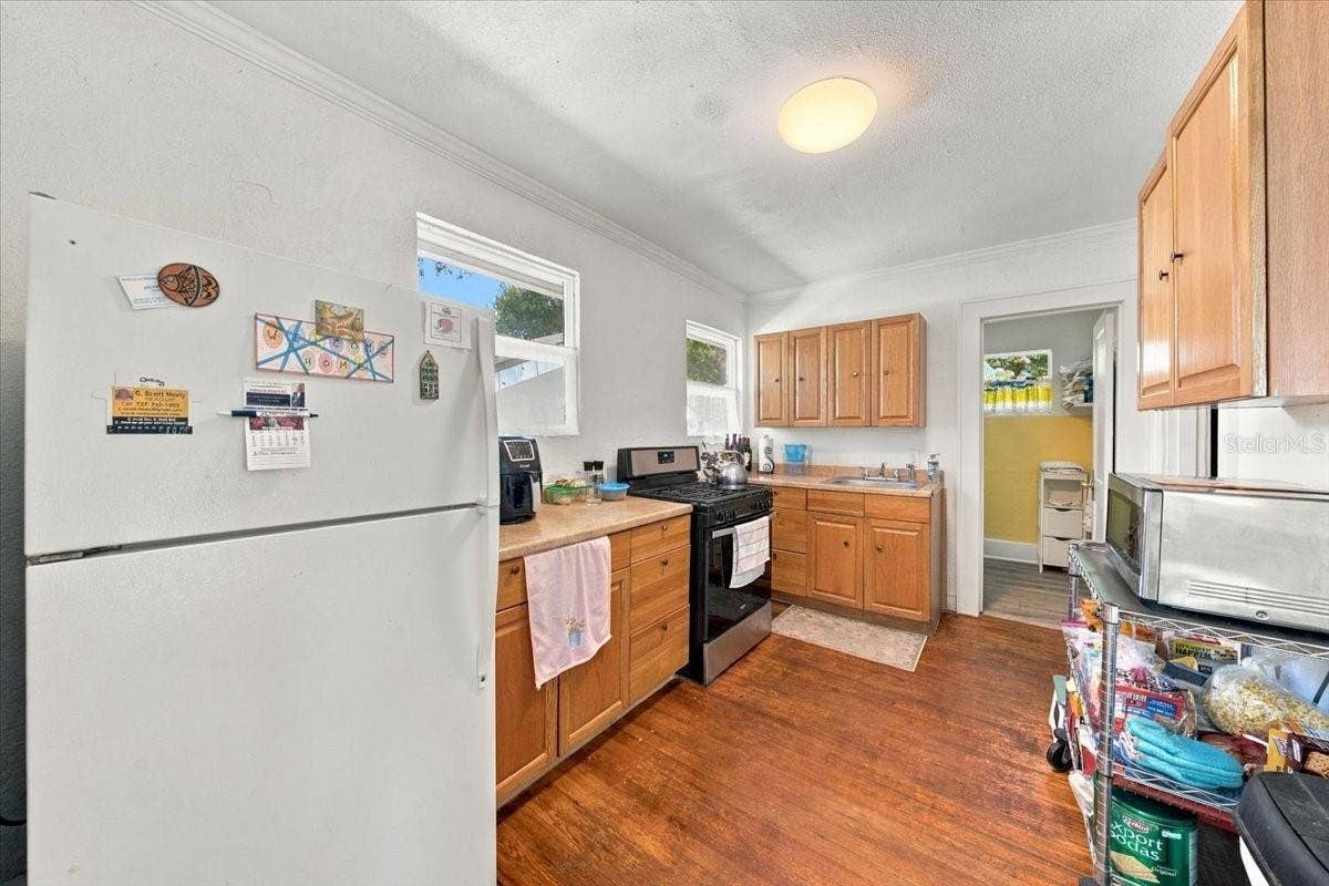 244 21ST AVENUE N, St Petersburg, FL 33704