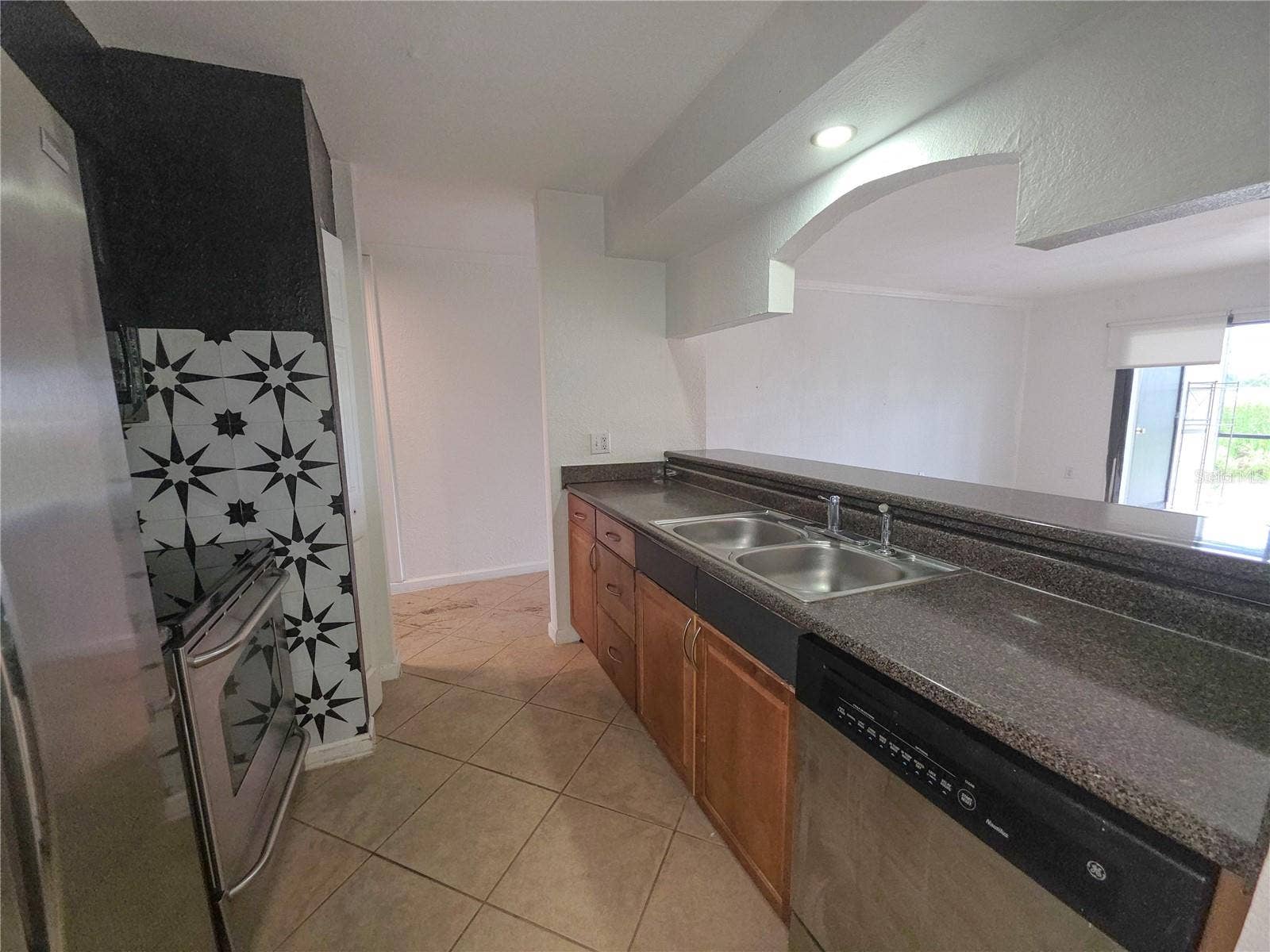10103 SAILWINDS BOULEVARD N, #102, Largo, FL 33773