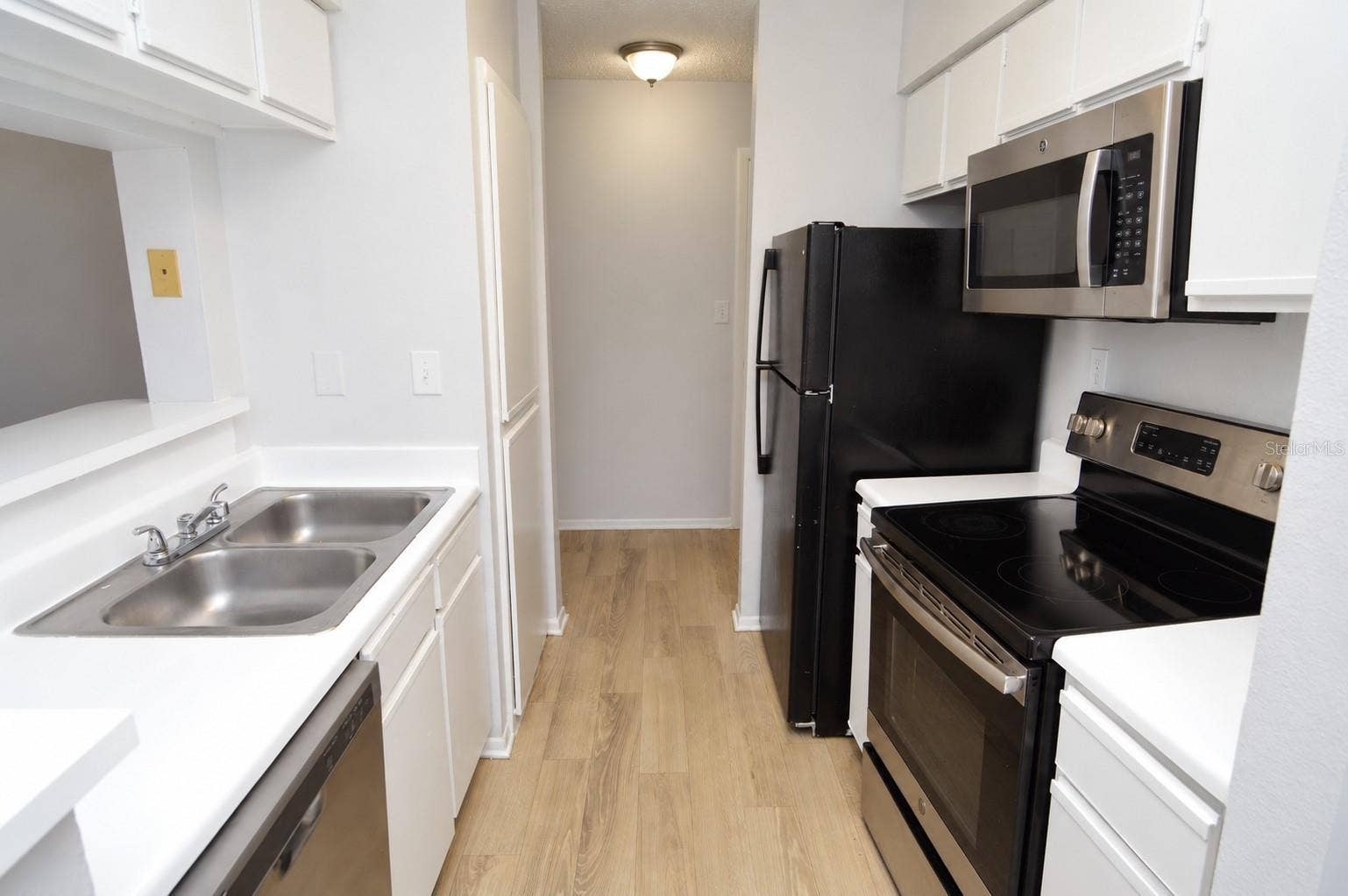 8647 MALLARD RESERVE DRIVE, #202, Tampa, FL 33614 8647 MALLARD RESERVE DRIVE, #202, Tampa, FL 33614