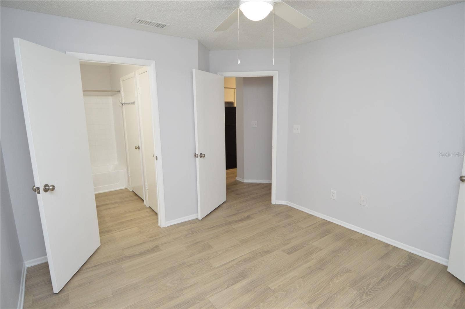 8647 MALLARD RESERVE DRIVE, #202, Tampa, FL 33614 8647 MALLARD RESERVE DRIVE, #202, Tampa, FL 33614