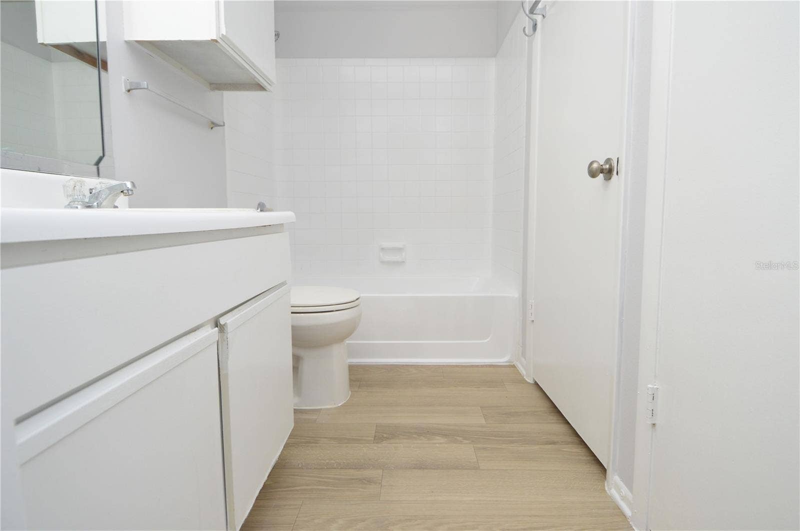 8647 MALLARD RESERVE DRIVE, #202, Tampa, FL 33614 8647 MALLARD RESERVE DRIVE, #202, Tampa, FL 33614