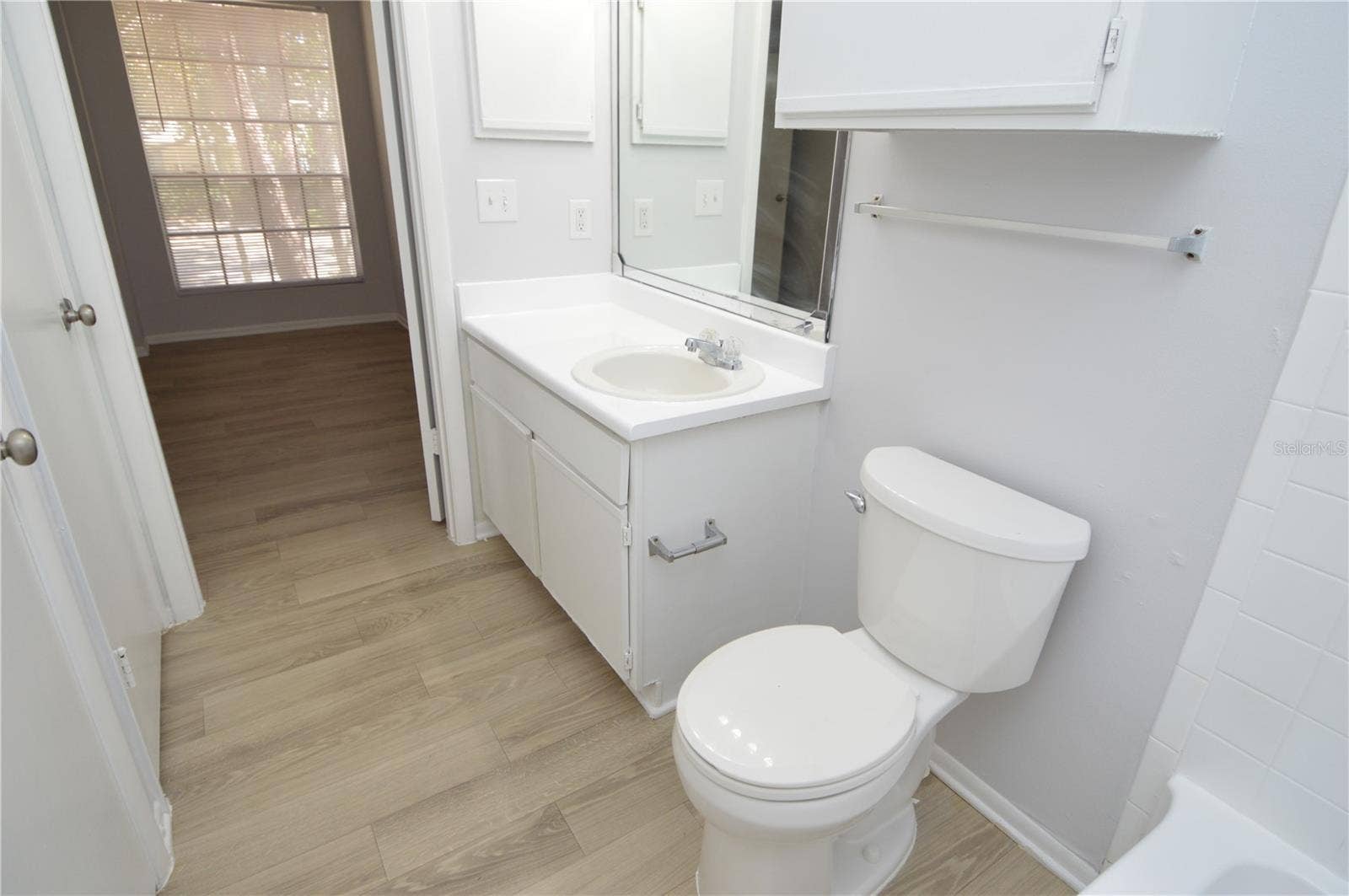 8647 MALLARD RESERVE DRIVE, #202, Tampa, FL 33614 8647 MALLARD RESERVE DRIVE, #202, Tampa, FL 33614