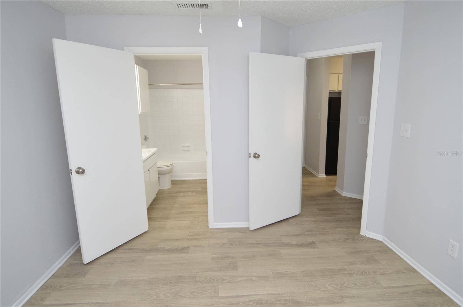 8647 MALLARD RESERVE DRIVE, #202, Tampa, FL 33614 8647 MALLARD RESERVE DRIVE, #202, Tampa, FL 33614