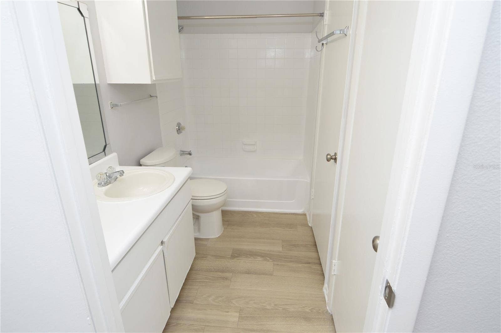 8647 MALLARD RESERVE DRIVE, #202, Tampa, FL 33614 8647 MALLARD RESERVE DRIVE, #202, Tampa, FL 33614
