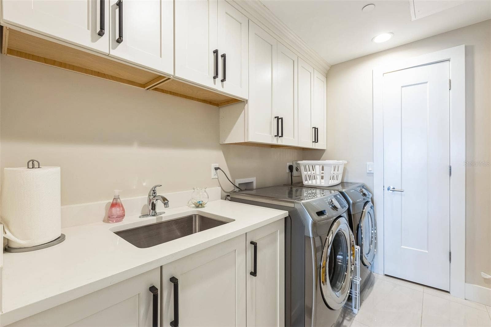 301 S GULFVIEW BOULEVARD, #702, Clearwater Beach, FL 33767 301 S GULFVIEW BOULEVARD, #702, Clearwater Beach, FL 33767