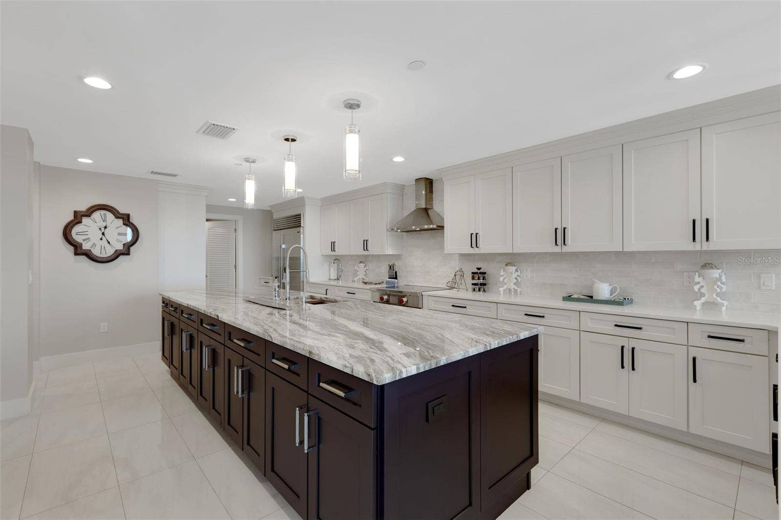 301 S GULFVIEW BOULEVARD, #702, Clearwater Beach, FL 33767 301 S GULFVIEW BOULEVARD, #702, Clearwater Beach, FL 33767