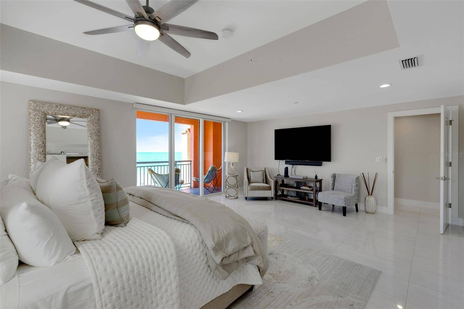 301 S GULFVIEW BOULEVARD, #702, Clearwater Beach, FL 33767 301 S GULFVIEW BOULEVARD, #702, Clearwater Beach, FL 33767