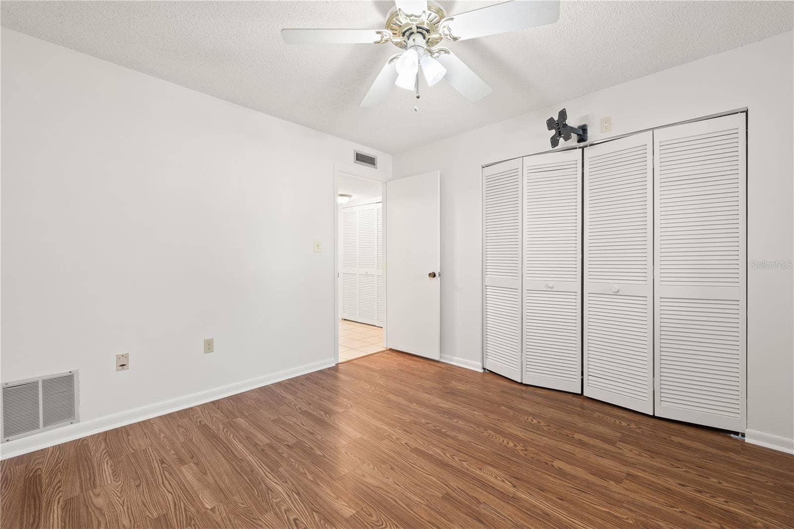 2700 NEBRASKA AVENUE, #3-103, Palm Harbor, FL 34684 2700 NEBRASKA AVENUE, #3-103, Palm Harbor, FL 34684