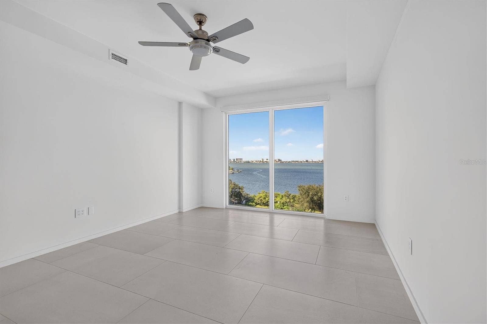 1020 SUNSET POINT ROAD, #607, Clearwater, FL 33755 1020 SUNSET POINT ROAD, #607, Clearwater, FL 33755