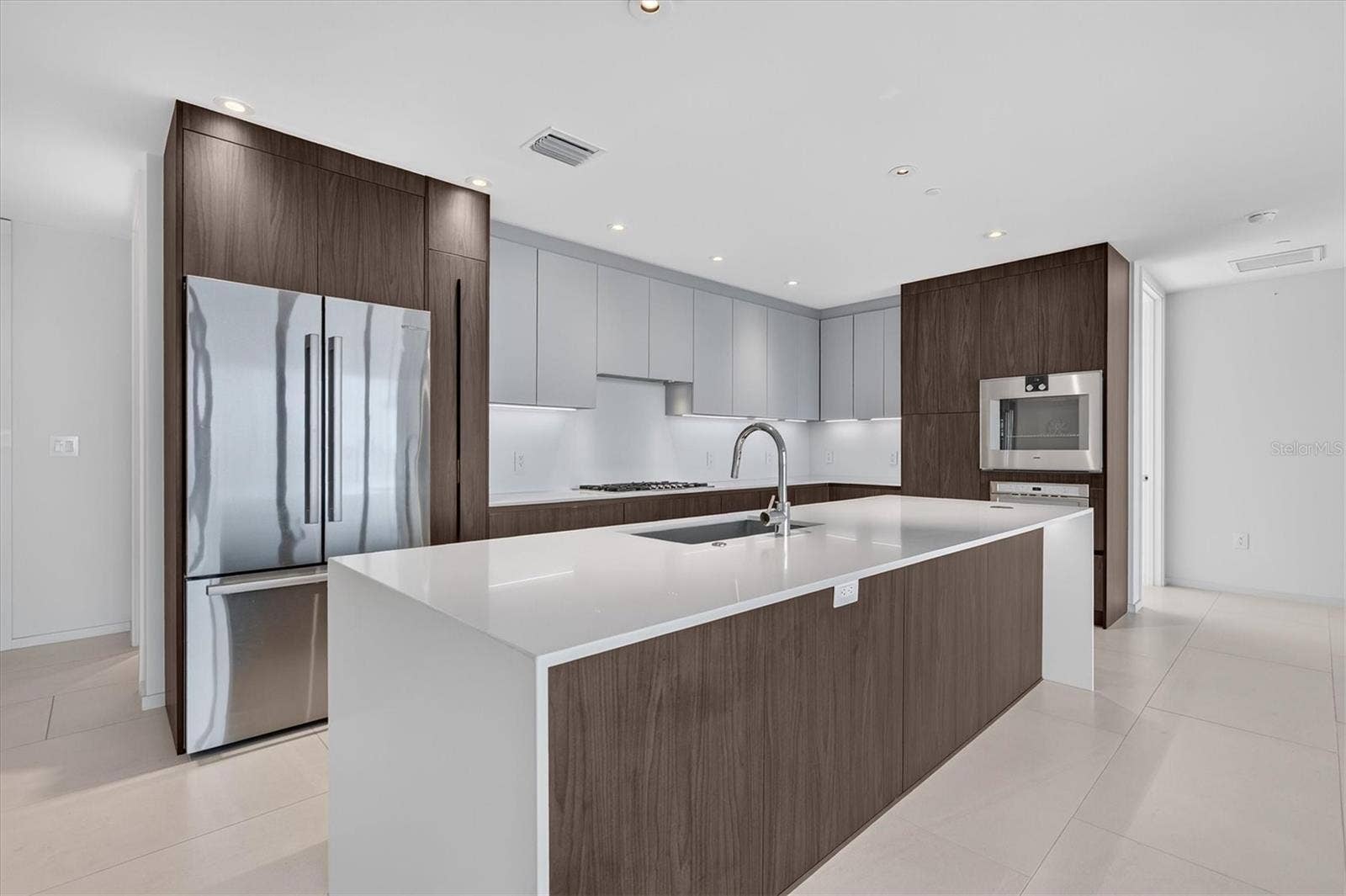 1020 SUNSET POINT ROAD, #607, Clearwater, FL 33755 1020 SUNSET POINT ROAD, #607, Clearwater, FL 33755