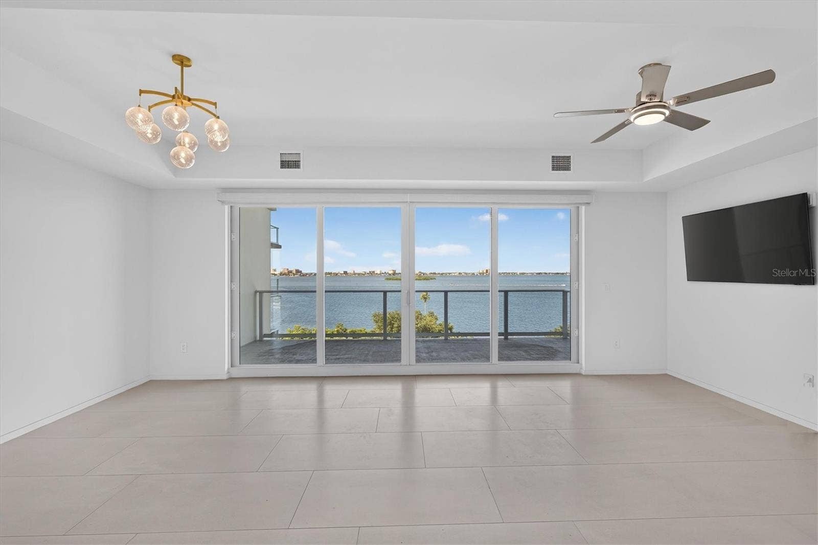 1020 SUNSET POINT ROAD, #607, Clearwater, FL 33755 1020 SUNSET POINT ROAD, #607, Clearwater, FL 33755