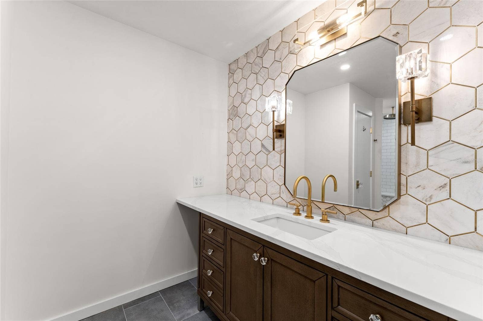 175 2ND STREET S, #1012, St Petersburg, FL 33701 175 2ND STREET S, #1012, St Petersburg, FL 33701