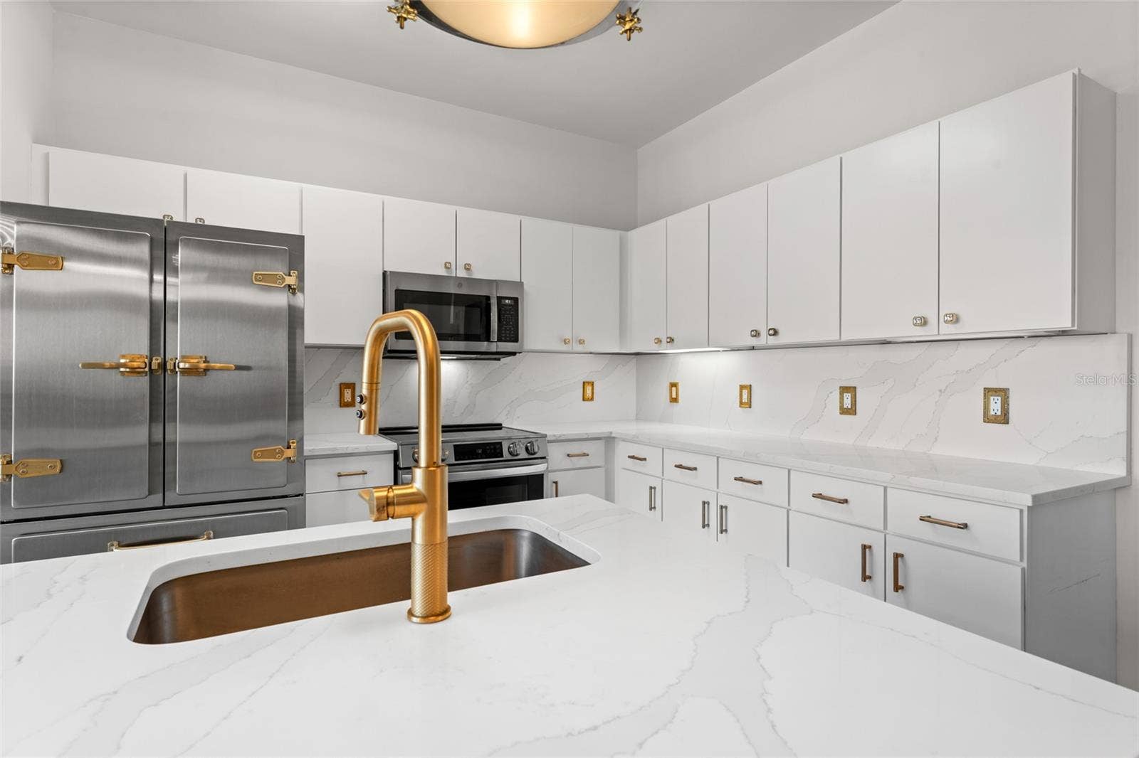 175 2ND STREET S, #1012, St Petersburg, FL 33701 175 2ND STREET S, #1012, St Petersburg, FL 33701