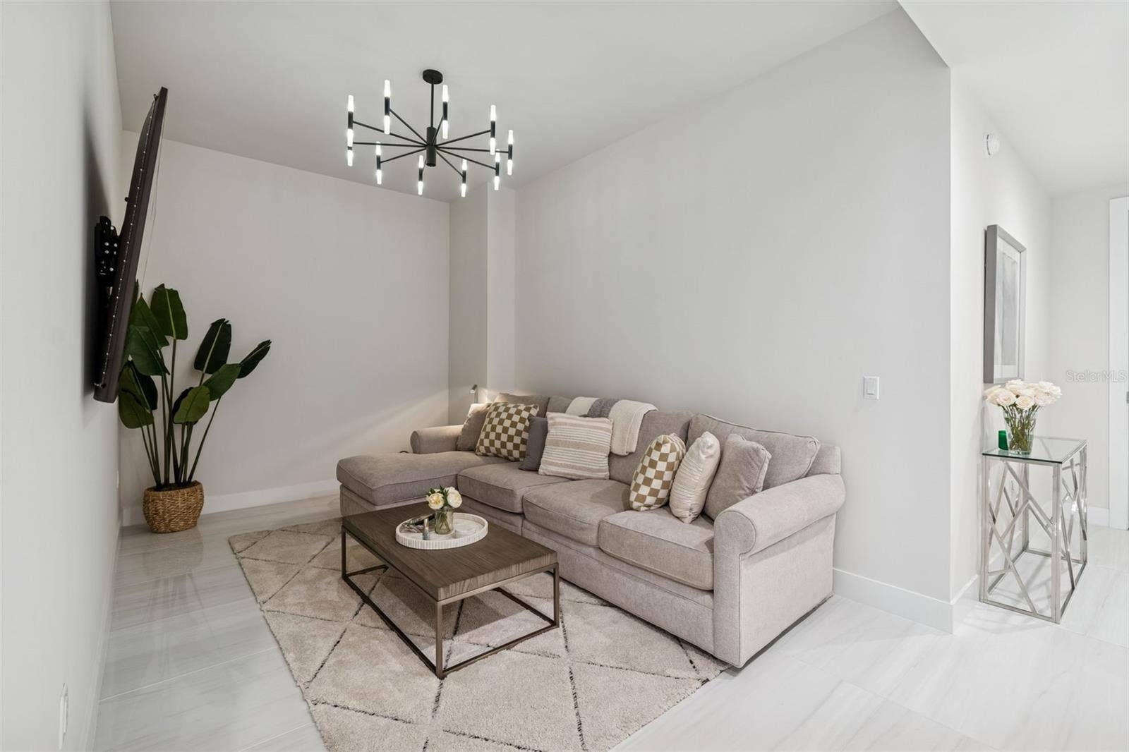 301 1ST STREET S, #1007, St Petersburg, FL 33701 Bonus room/Office Space