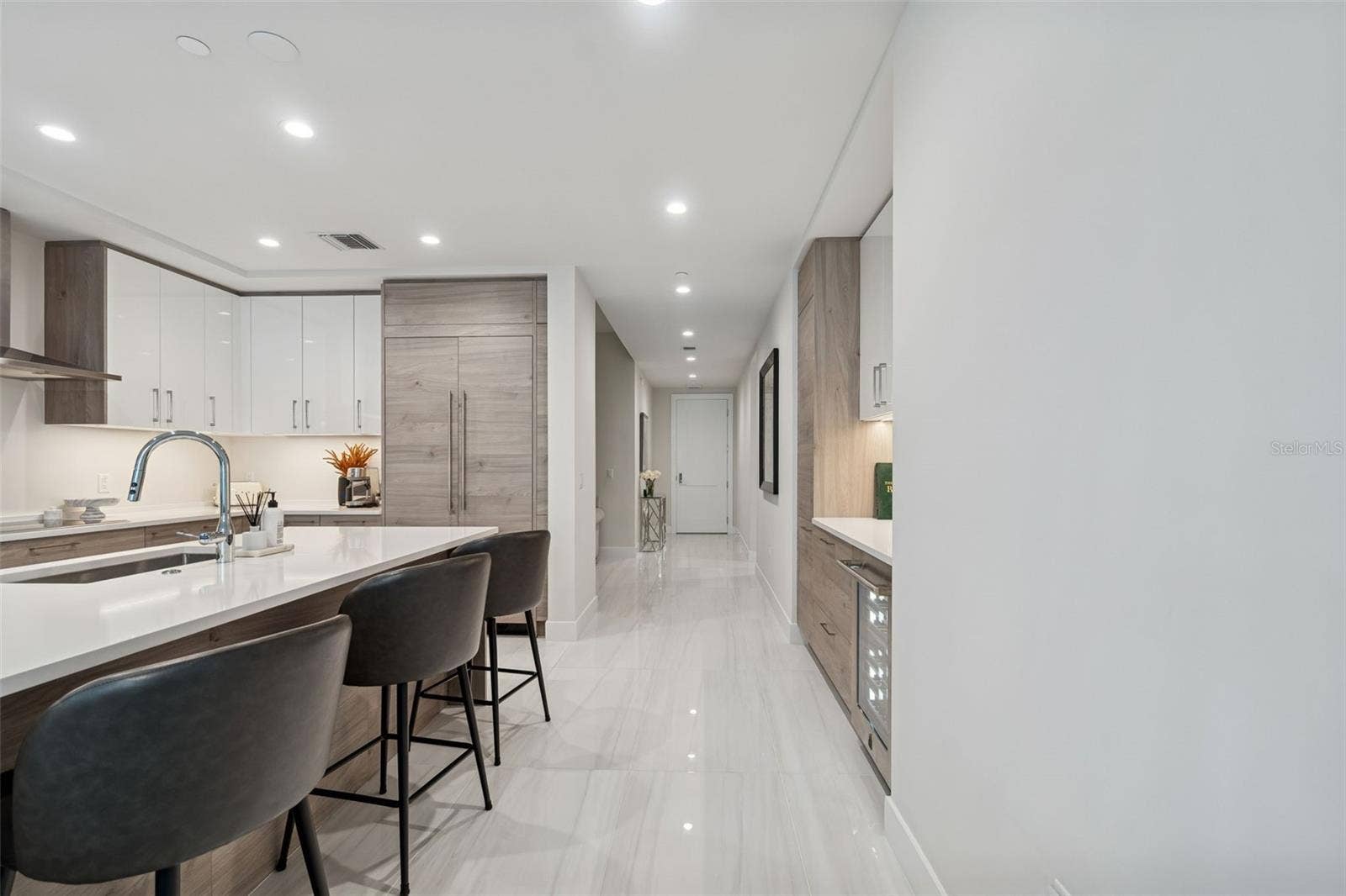 301 1ST STREET S, #1007, St Petersburg, FL 33701 301 1ST STREET S, #1007, St Petersburg, FL 33701