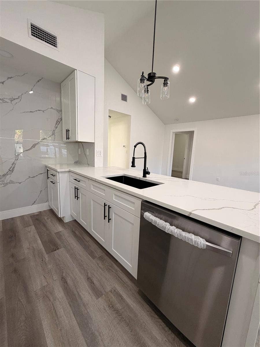 2698 PETERBOROUGH COURT, Palm Harbor, FL 34684 2698 PETERBOROUGH COURT, Palm Harbor, FL 34684