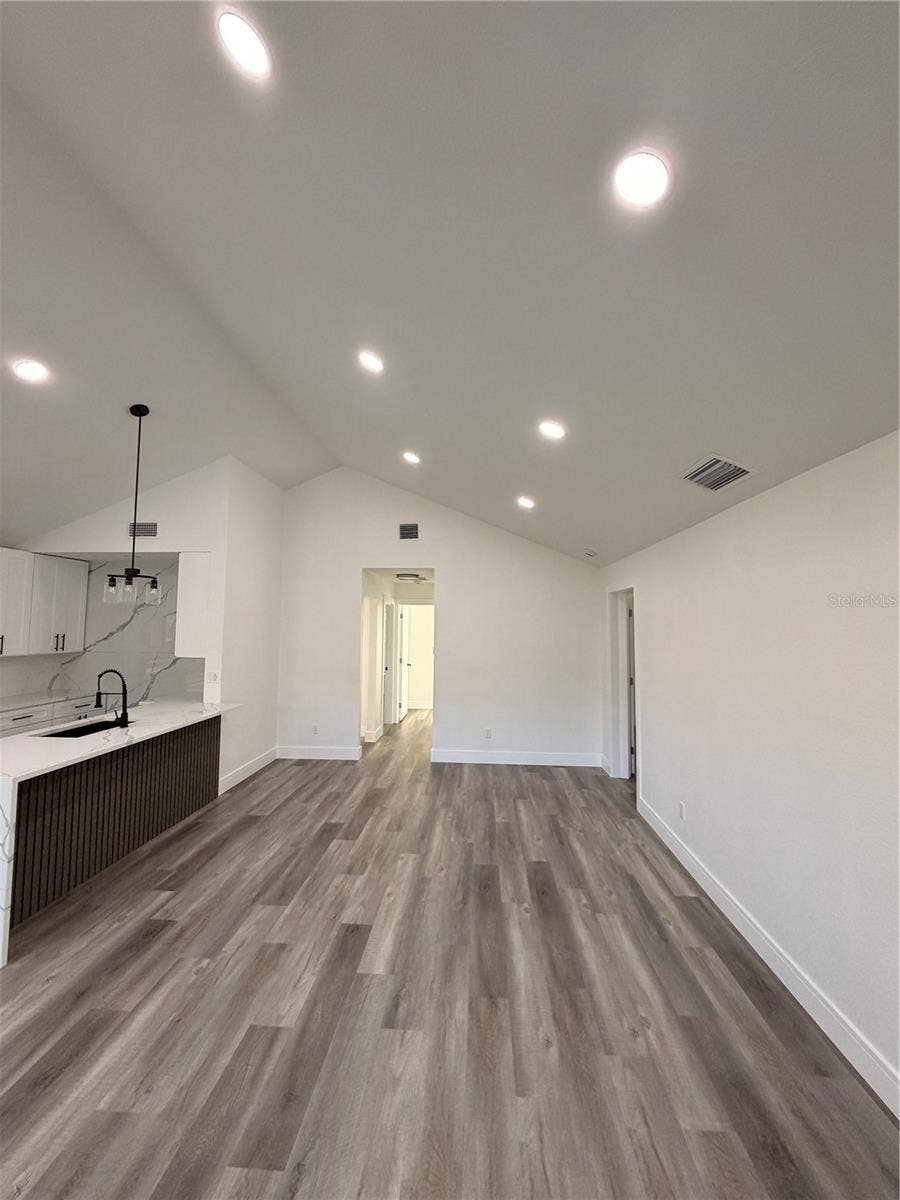 2698 PETERBOROUGH COURT, Palm Harbor, FL 34684 2698 PETERBOROUGH COURT, Palm Harbor, FL 34684